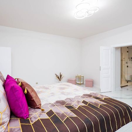 Apartament Gold Aleja Nmp 8 - Free Parking Częstochowa Eksteriør bilde