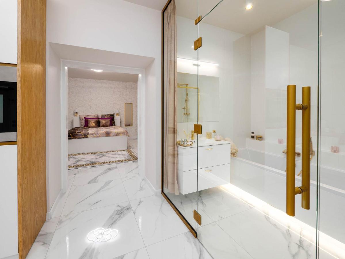 Apartament Gold Aleja Nmp 8 - Free Parking Częstochowa Eksteriør bilde