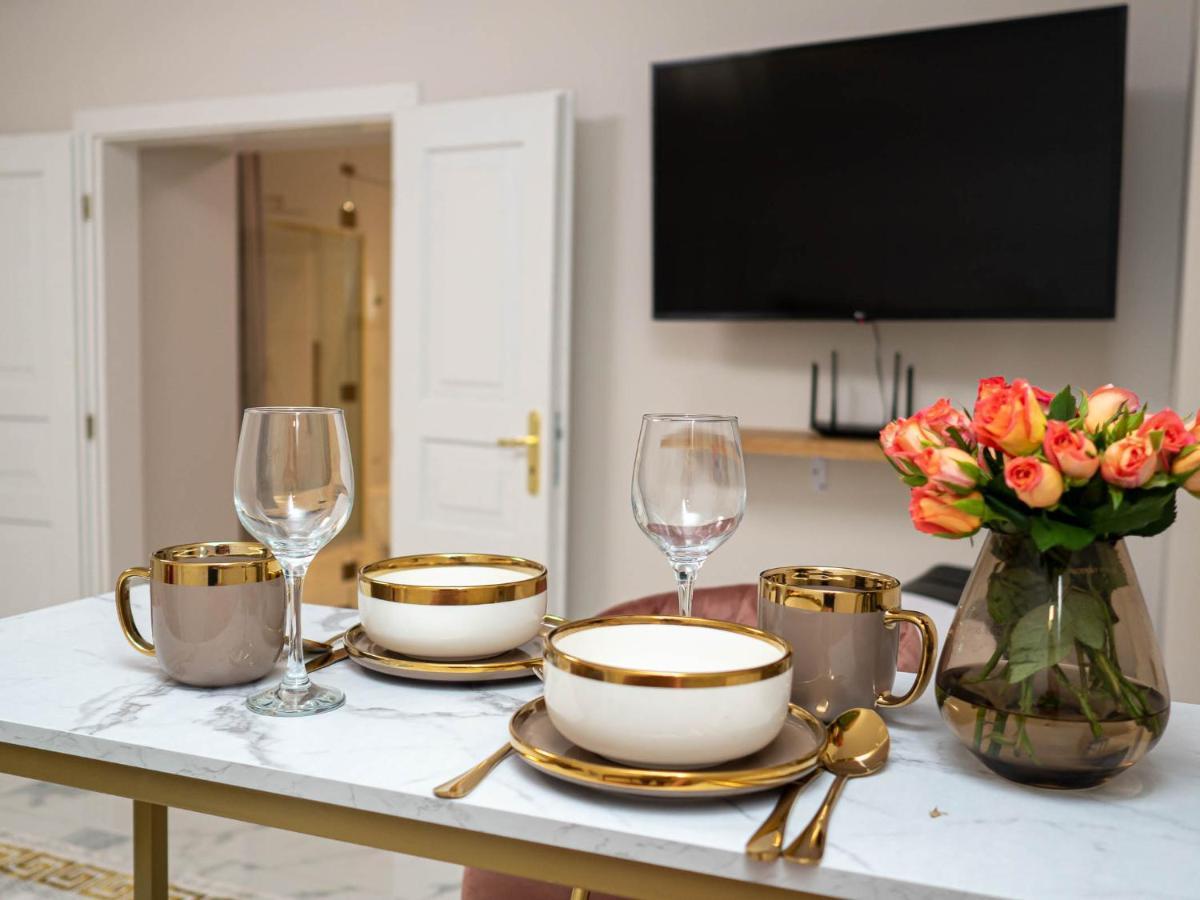 Apartament Gold Aleja Nmp 8 - Free Parking Częstochowa Eksteriør bilde