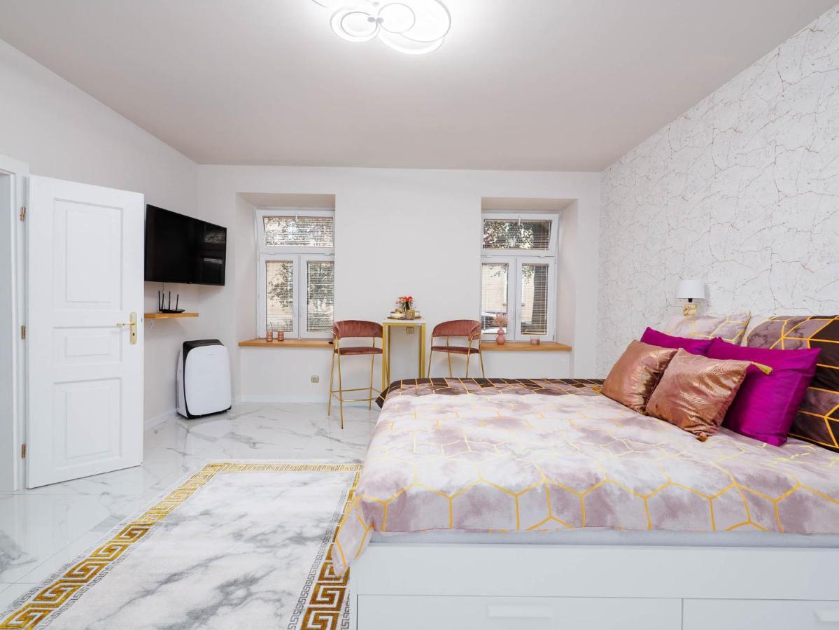 Apartament Gold Aleja Nmp 8 - Free Parking Częstochowa Eksteriør bilde