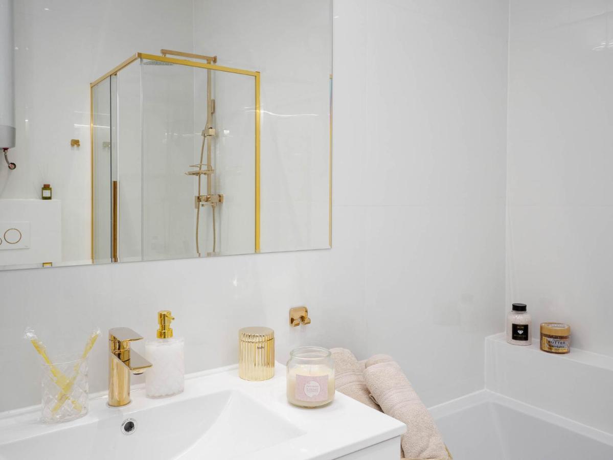 Apartament Gold Aleja Nmp 8 - Free Parking Częstochowa Eksteriør bilde